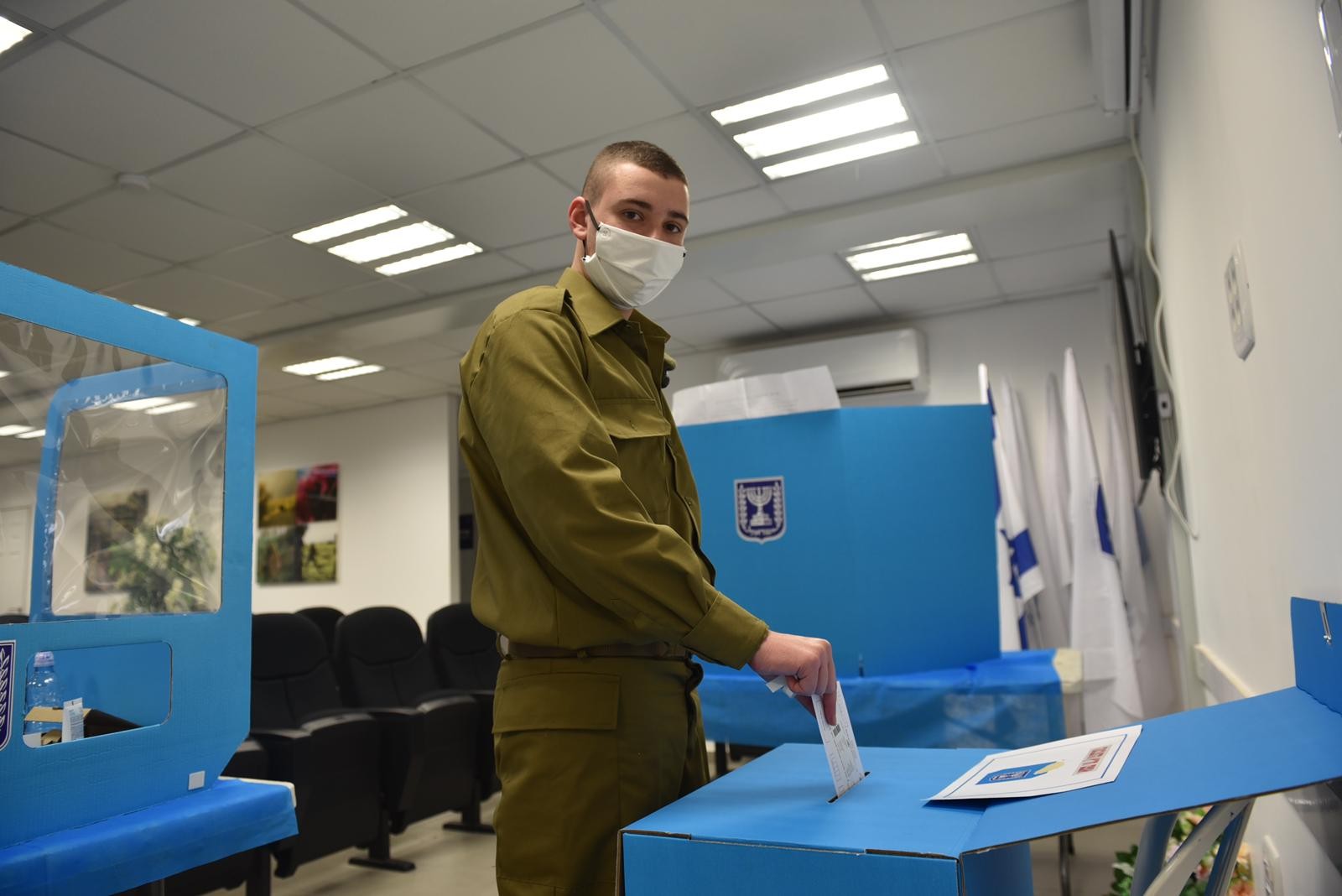 הבחירות בצה"ל: נכון לשעה 16:00 אחוז המצביעים עומד על 69%