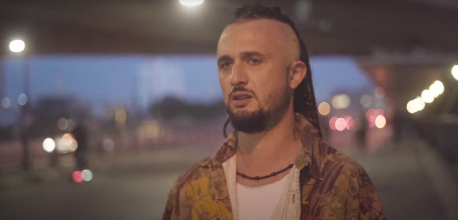 התקדמות גדולה מאז 'דה וויס' - ראיון עם הזמר עמרי פיליס