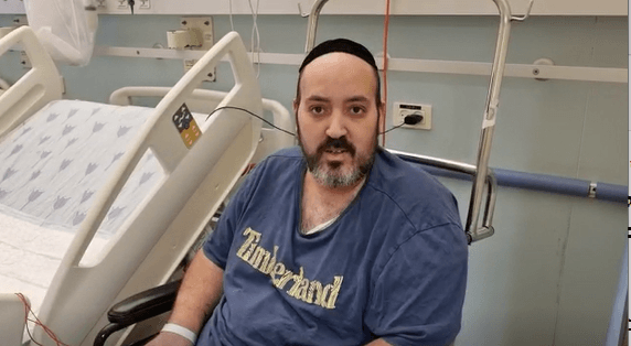 הכחיש קורונה ואז הונשם והורדם - "טעיתי, מי שרוצה לחיות שיתחסן" | צפו