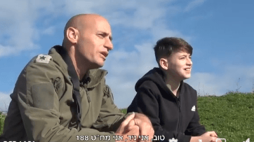 הבן של המח"ט: הכירו את איתן, הילד הכי צהוב שיש