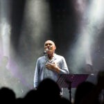 מצמרר: לאחר שהחלים, שלומי שבת מברך שהחיינו על הבמה | צפו