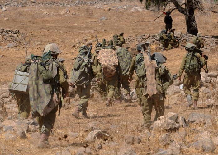 ממחר: לוחמים לא יחוייבו לעטות מסיכה בשטח פתוח