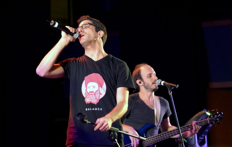 שרית חדד, חנן בן-ארי ואביב אלוש - אלו האמנים שיגיעו הערב לכנסת