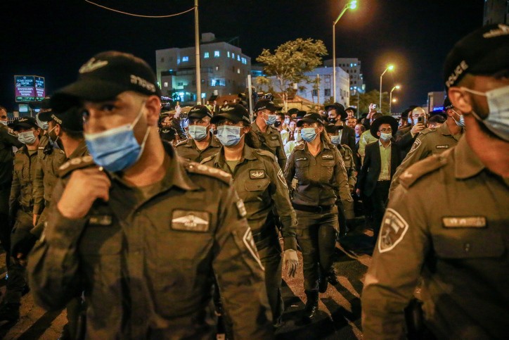 לילה של אלימות: שוטרים נפצעו ונכלאו