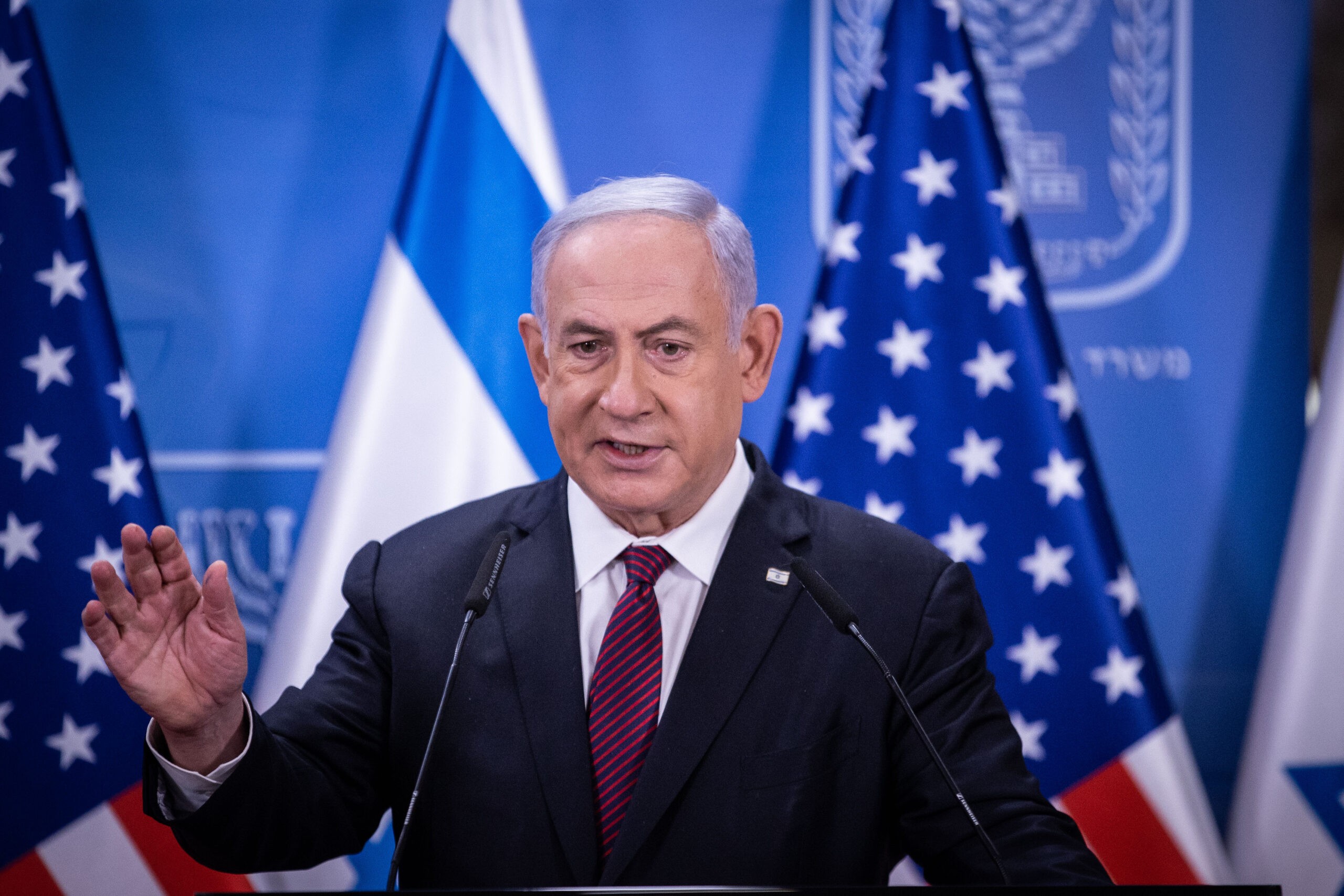 הליכוד: "בנט מוכן להקים ממשלת שמאל"