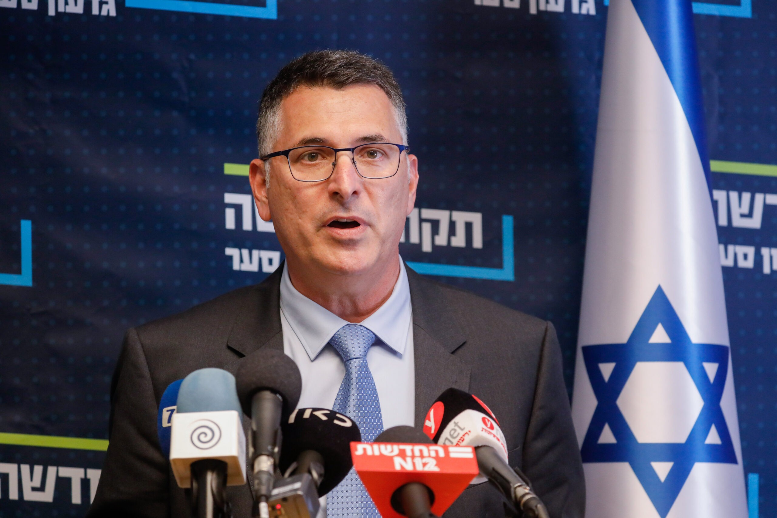 פרסום ראשון | האם שר המשפטים נמצא בניגוד עניינים?