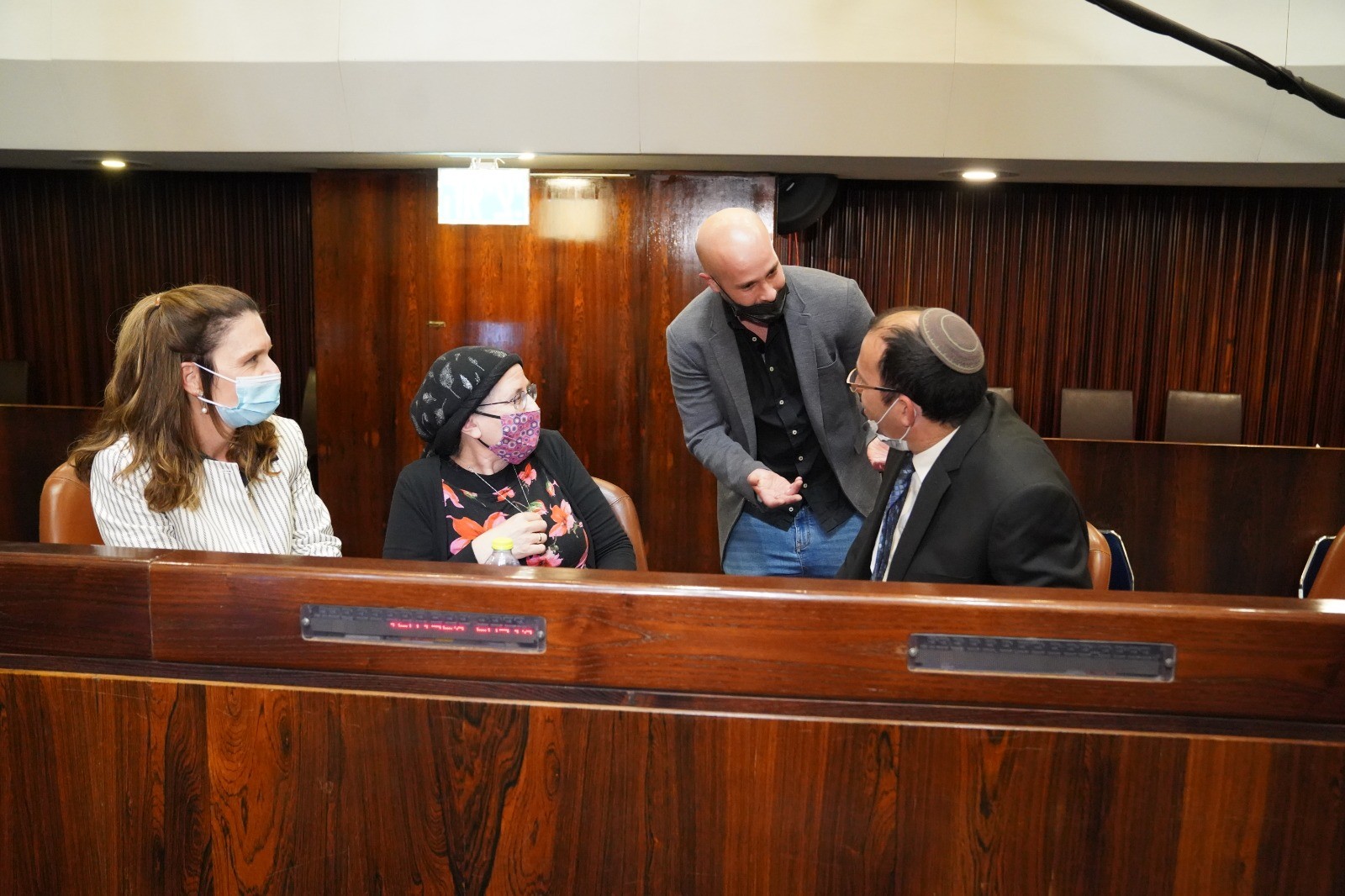 חברי הכנסת החדשים בביקור ראשון במליאה | צפו
