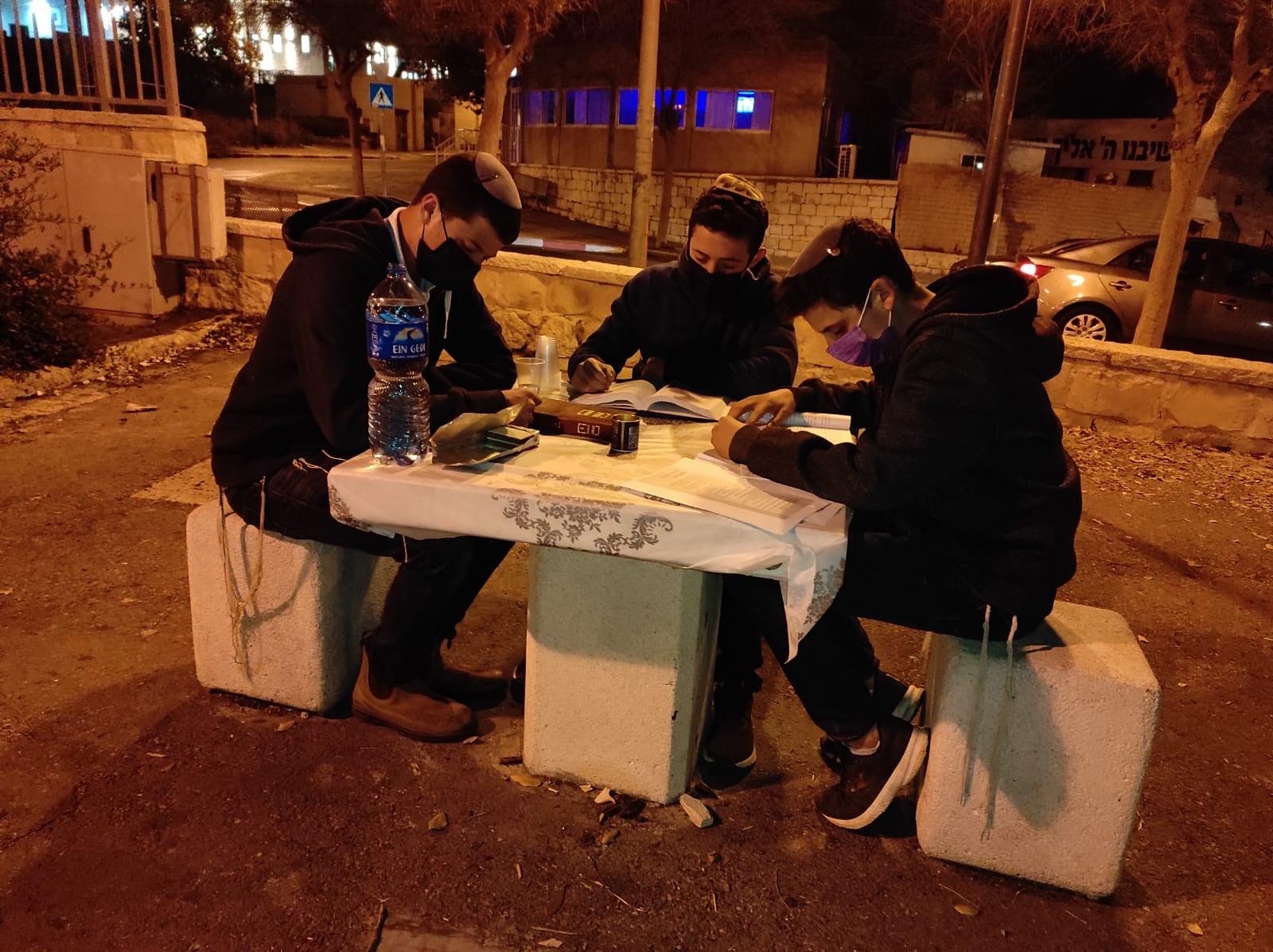 לימוד לזכר חללי מערכות ישראל. צילום: משנה לעילוי נשמה