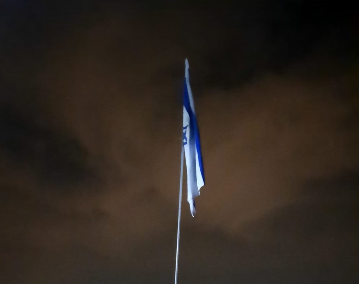 ביום העצמאות: דגלי ישראל הונפו לראשונה על הרכס ההיסטורי | צפו