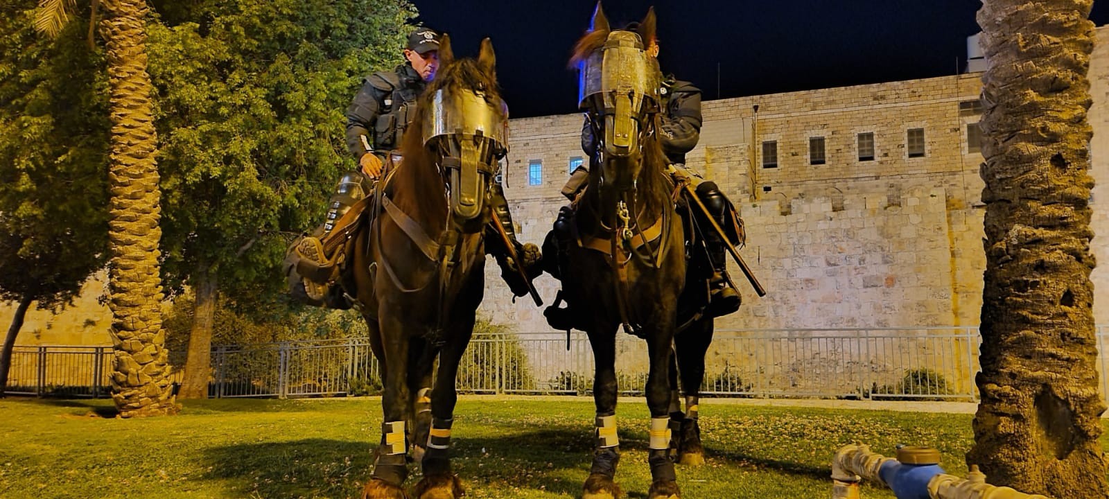 ירושלים: המון ביצע לינץ' ביהודי, שוטר נפצע מזריקת אבן | תיעוד