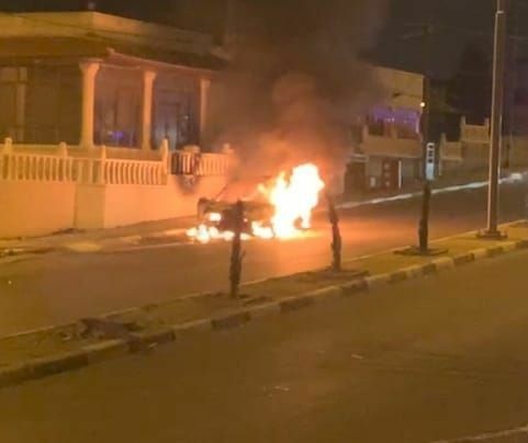 נכנסו בשוגג לכפר ערבי וניצלו מלינץ' - רכבם הוצת | תיעוד