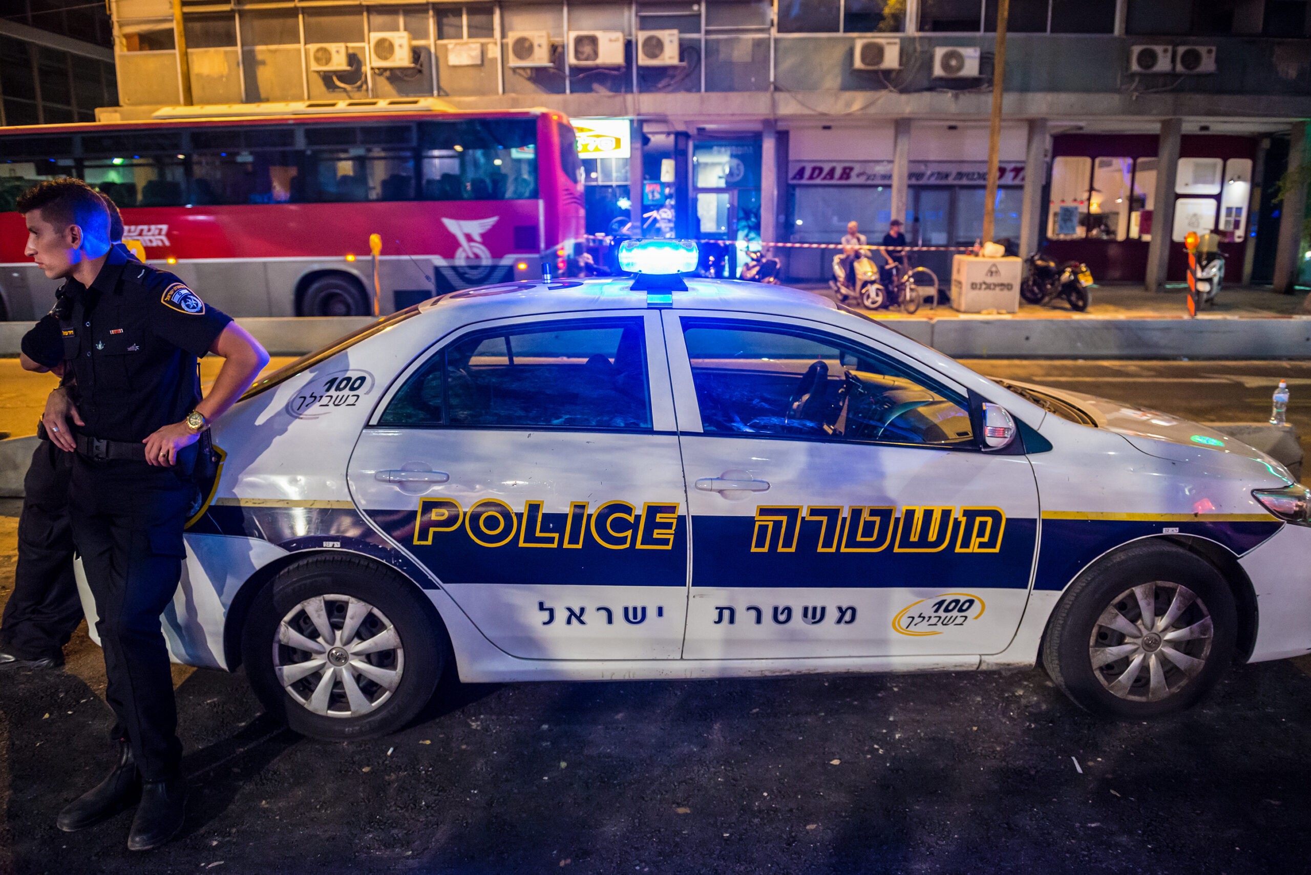 דר רחוב מת לאחר ששוטרים הפעילו כוח בעת מעצרו