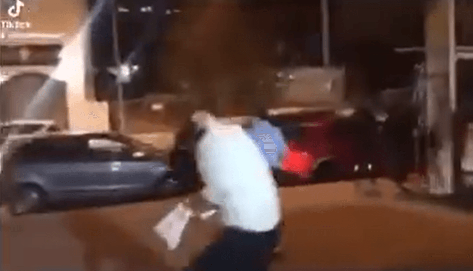 המשטרה עצרה שני ערבים שהיכו יהודי ונמלטו | תיעוד