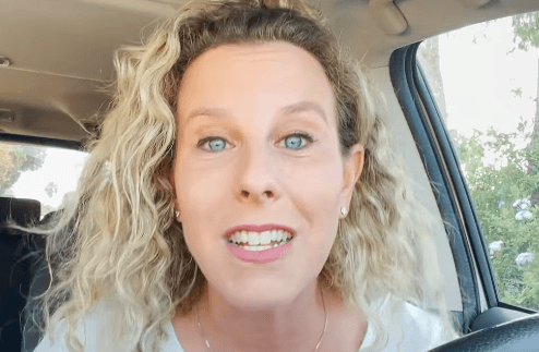 צפו בסרטון הקורע: הסטנדאפיסטית פותחת הכל על ל"ג בעומר
