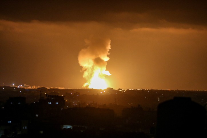 850 רקטות שוגרו לעבר ישראל - בצה"ל נערכים למבצע נרחב