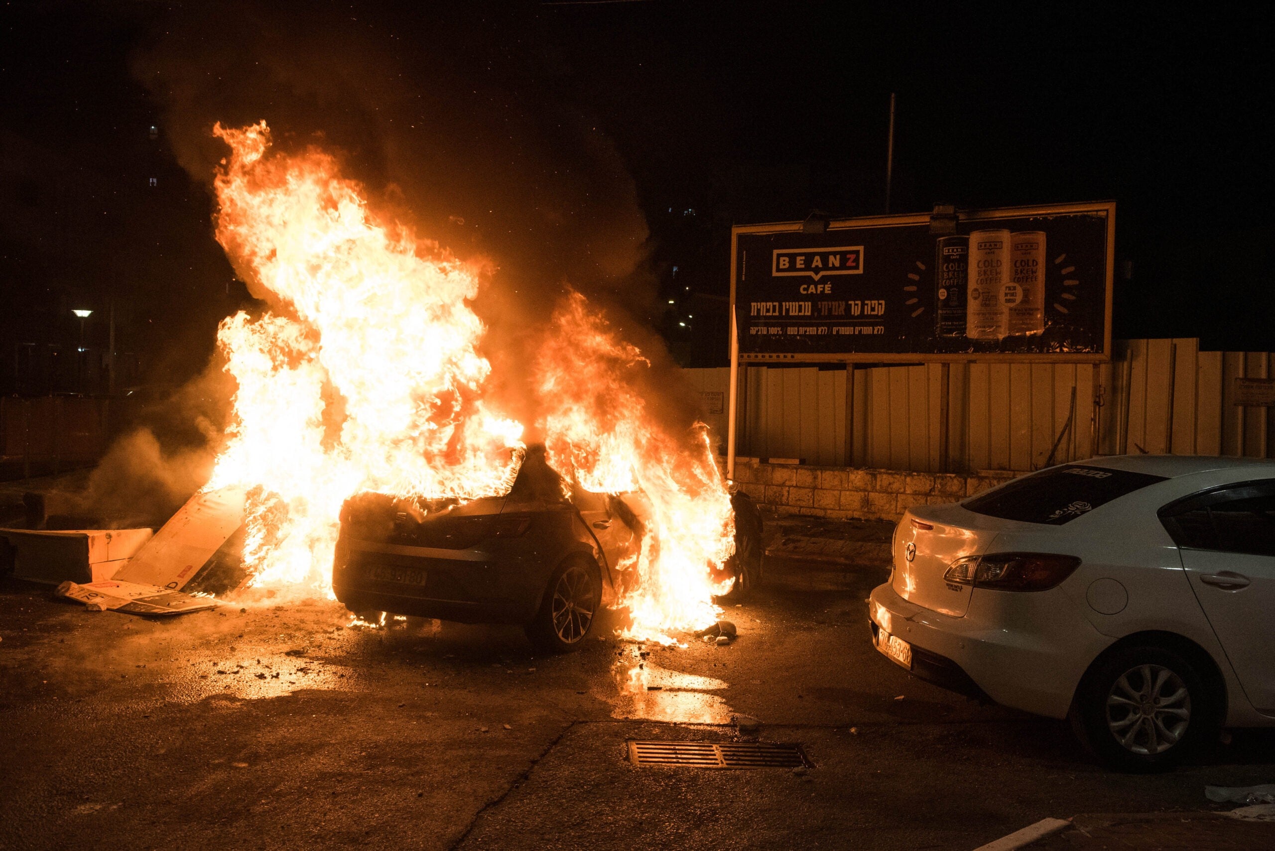 רק כי העזה לתפוס צד: זו הסיבה שקטין מכפר קאסם הצית את הרכב של סבתו