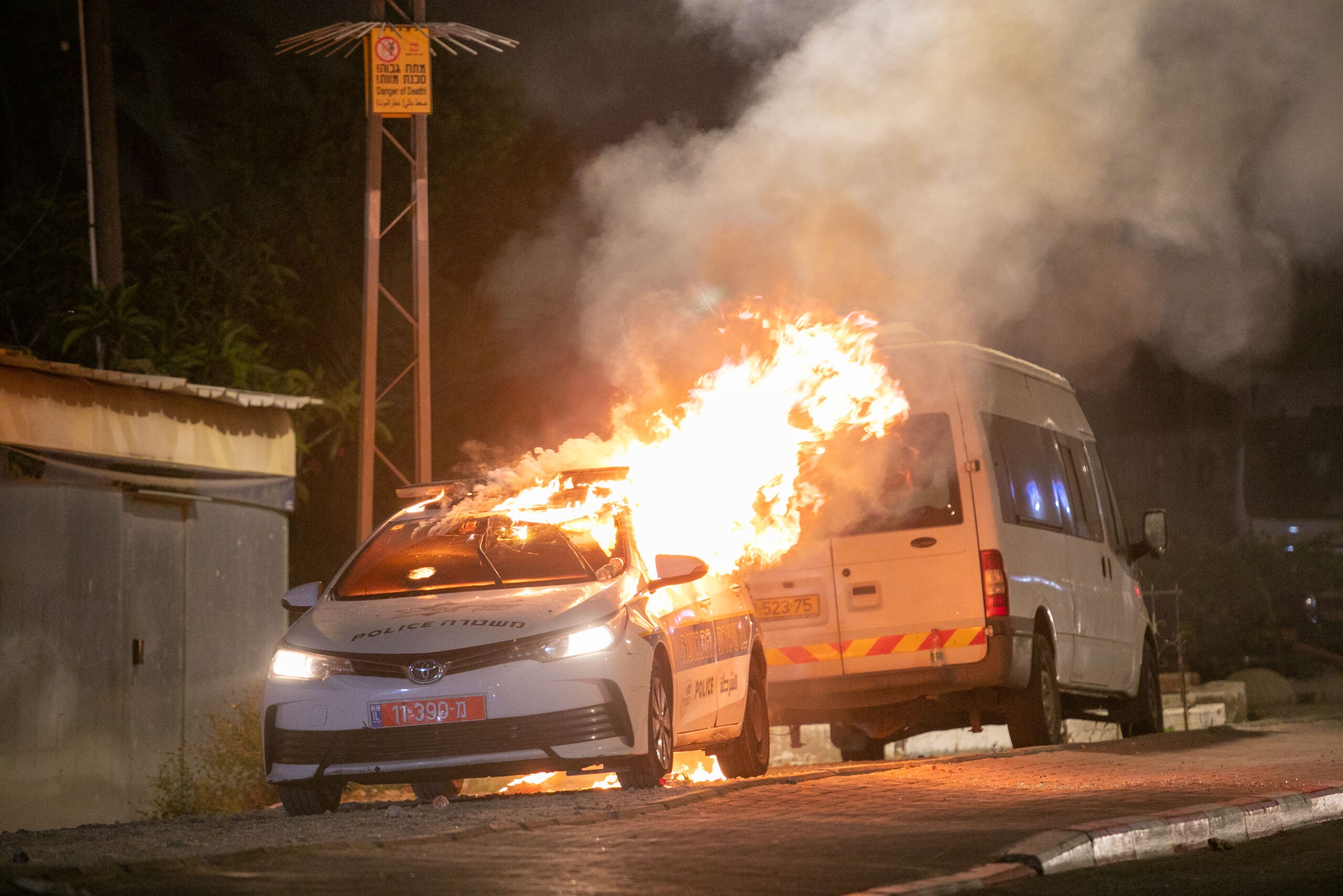 חשיפה | 150 ניידות משטרה ניזוקו ונשרפו במהלך פרעות תשפ"א