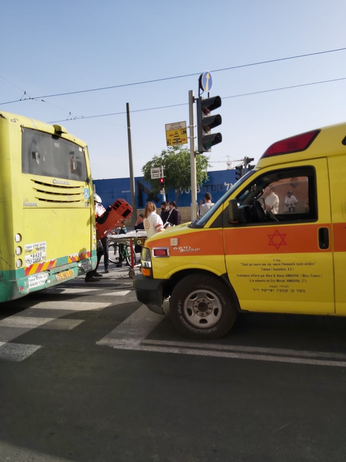 פצוע קשה מדריסת אוטובוס בירושלים