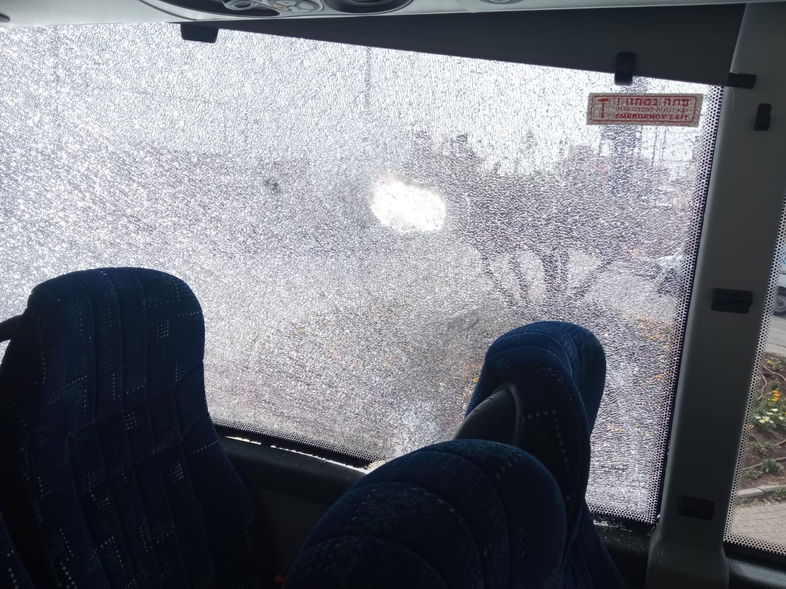 "רוגמים אותנו באבנים, שמישהו יוציא נשק!" | אוטובוס בירושלים תחת לינץ'