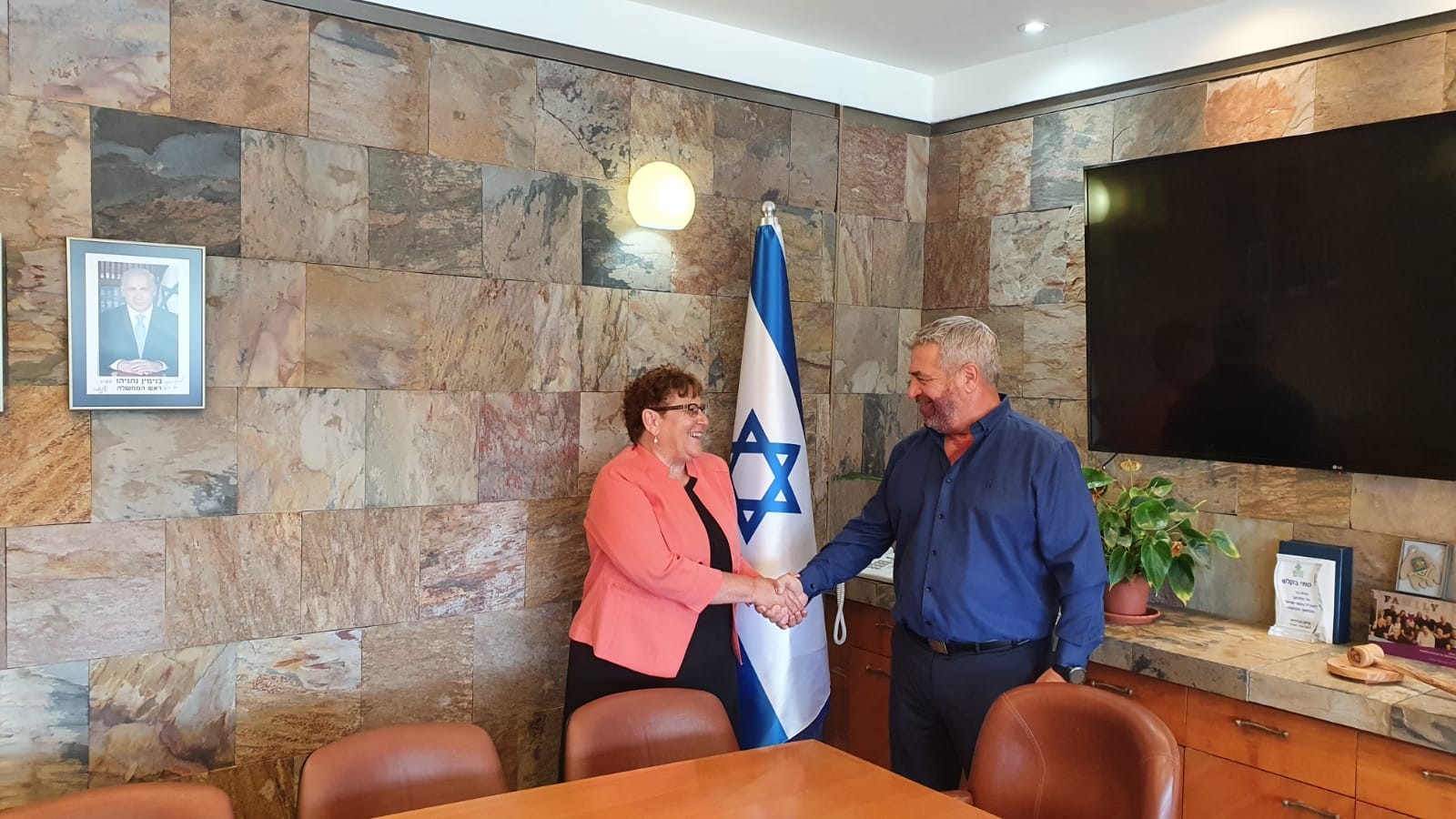 מתחילה לפעול: מרים פרץ נכנסה ללשכתה בכנסת