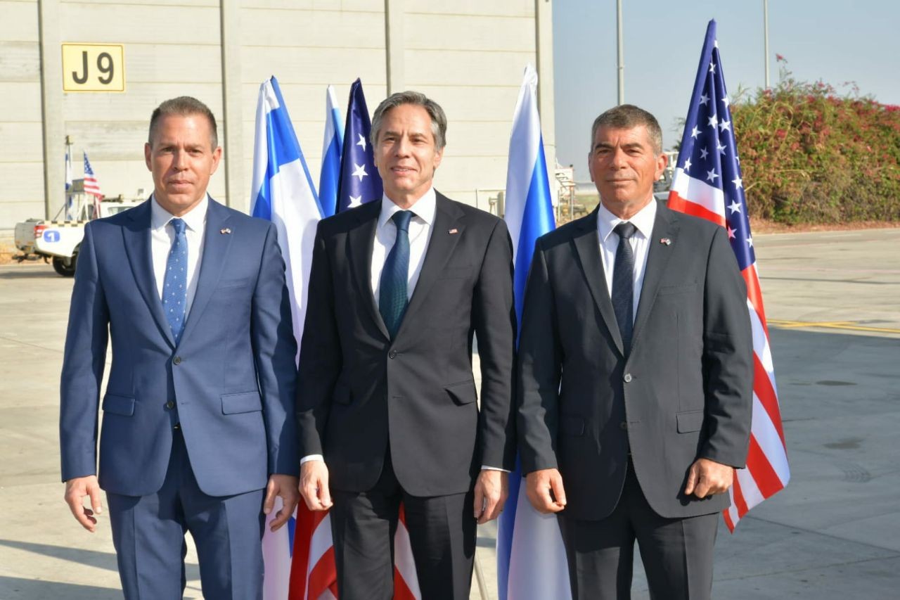 ברגע האחרון: מזכיר המדינה האמריקני ייפגש גם עם יאיר לפיד