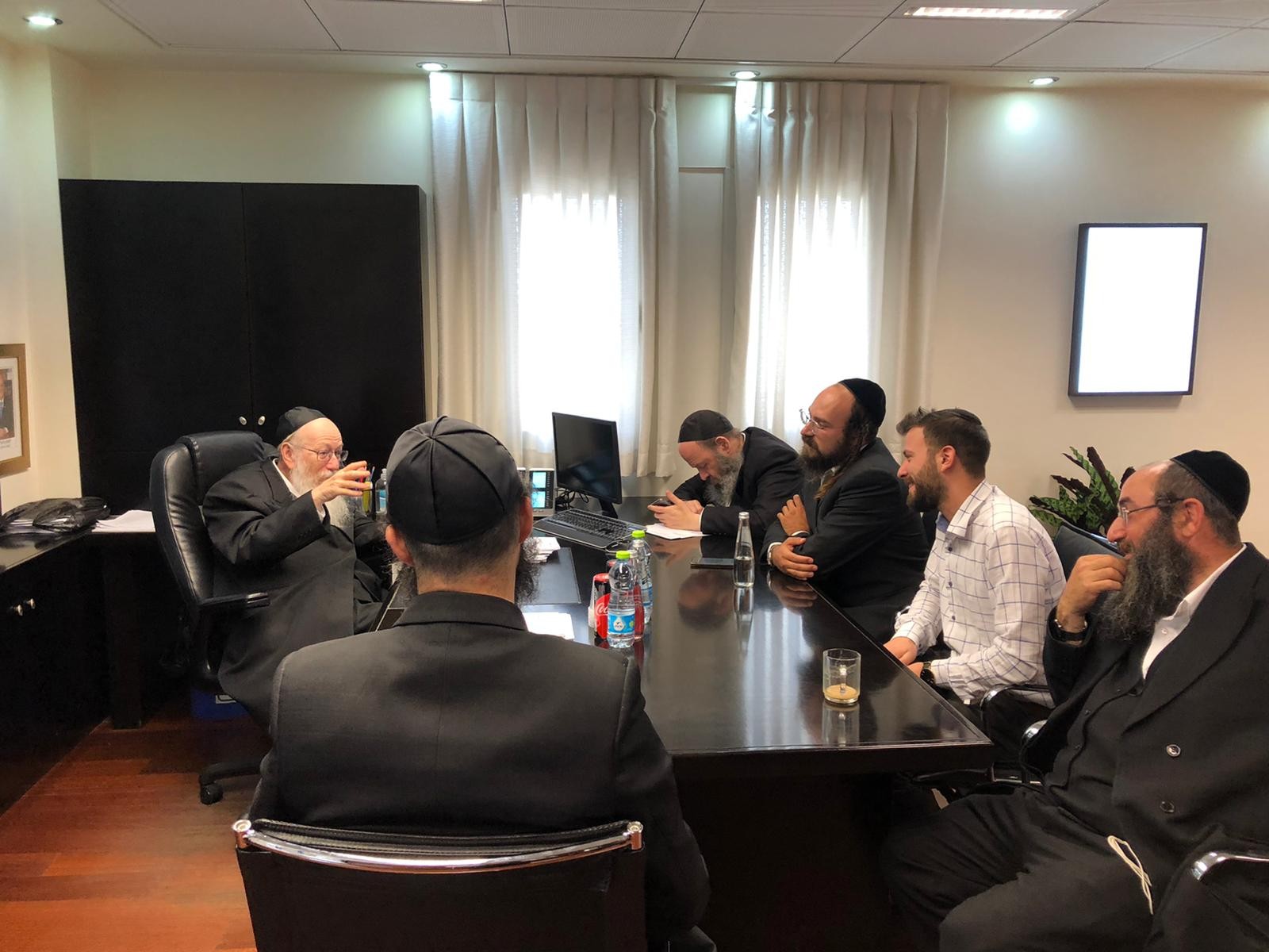סדקים בהנהגה החרדית? השר ליצמן תומך בוועדת חקירה