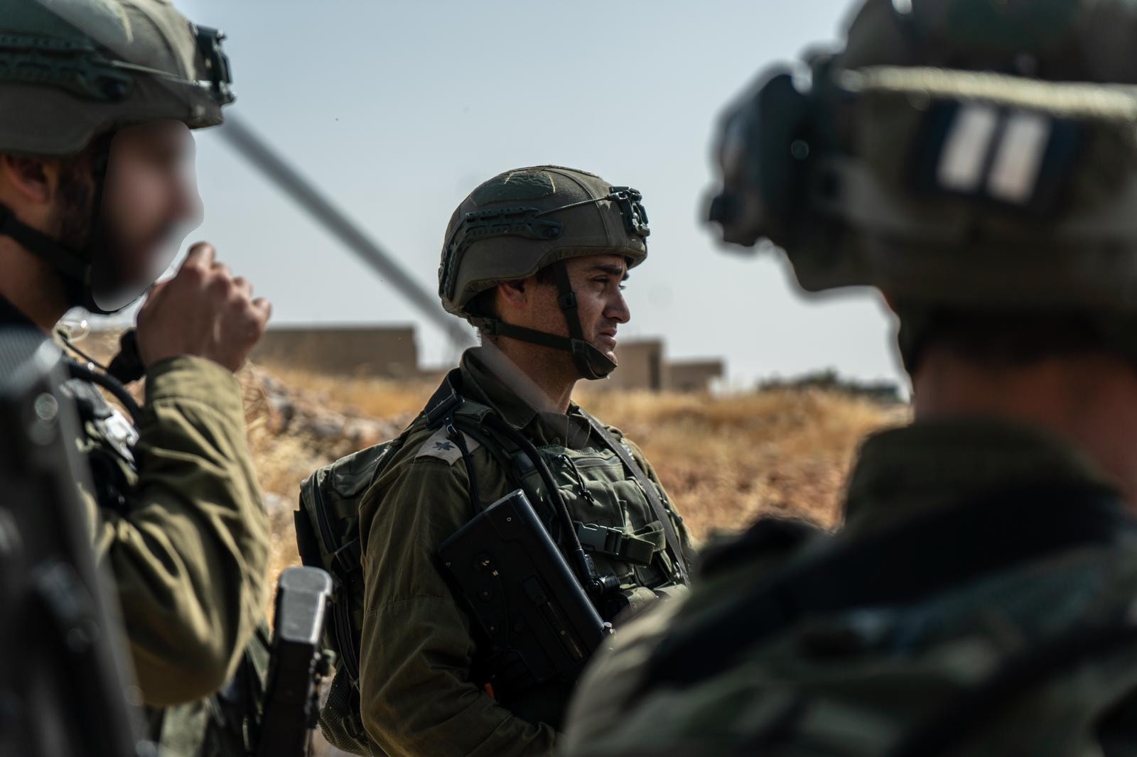 כוחותינו פתחו במרדף אחר המחבלים מפיגוע הירי בצומת בני נעים