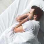 קשה לכם לישון טוב בלילה? מדריך מעשי לשיפור איכות השינה שלכם