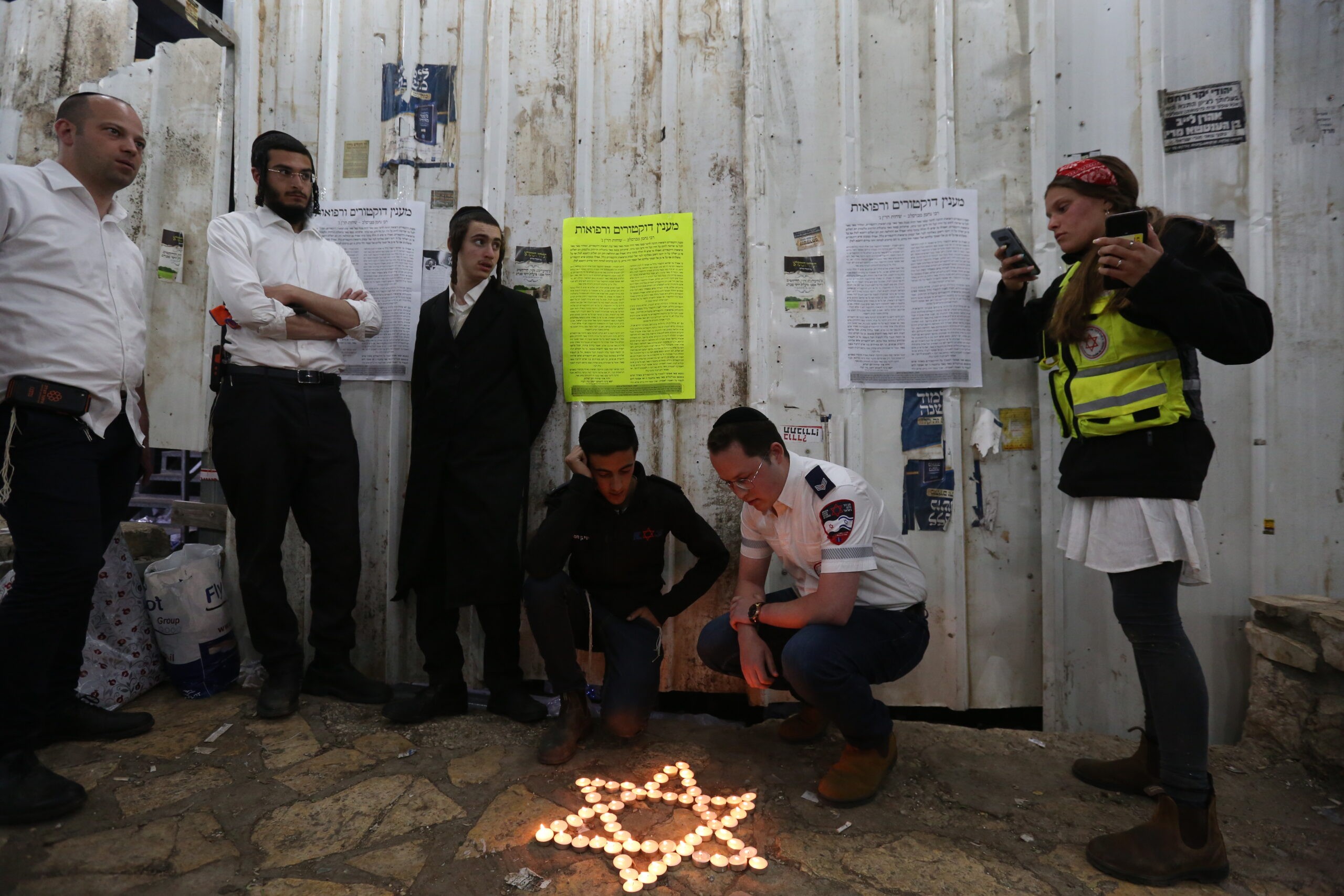 נרות לזכר הנספים באסון מירון. צילום: דוד כהן, פלאש 90