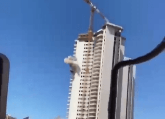 תיעוד הפגיעה הישירה בבניין באשדוד | צפו