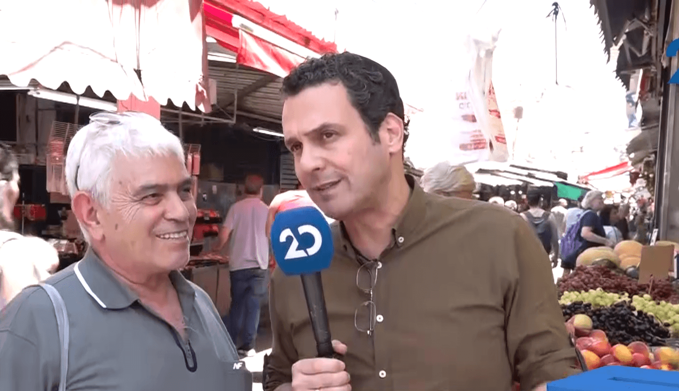 משאל עם עם עודד מנשה