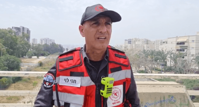 טפסר חזי לוי: "השריפה סיכנה בנייני מגורים"