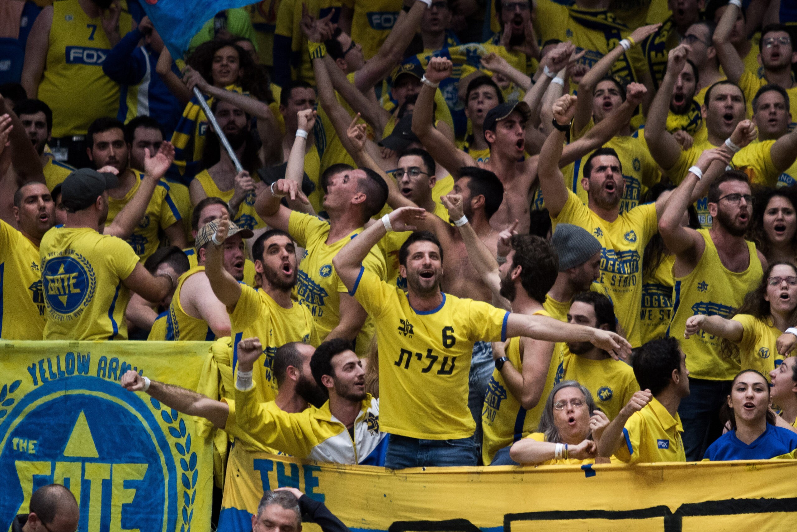 האזינו: השיחה הקורעת של אוהד מכבי עם חברת החשמל