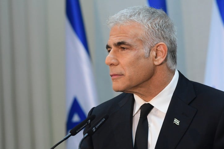 לפיד במענה לשאלת חדשות 14: "פועלים להעברת תקציב חד שנתי"