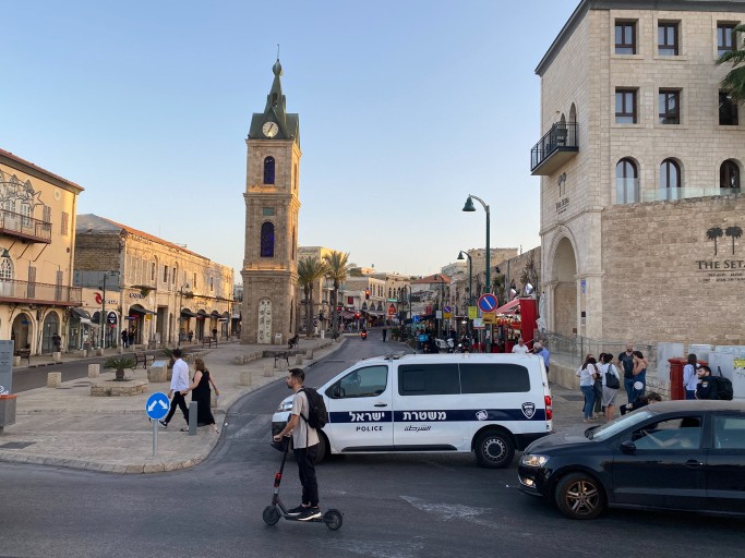 שלושה ערבים הואשמו בהשלכת בקבוק התבערה שפצע קשה ילד בן 12