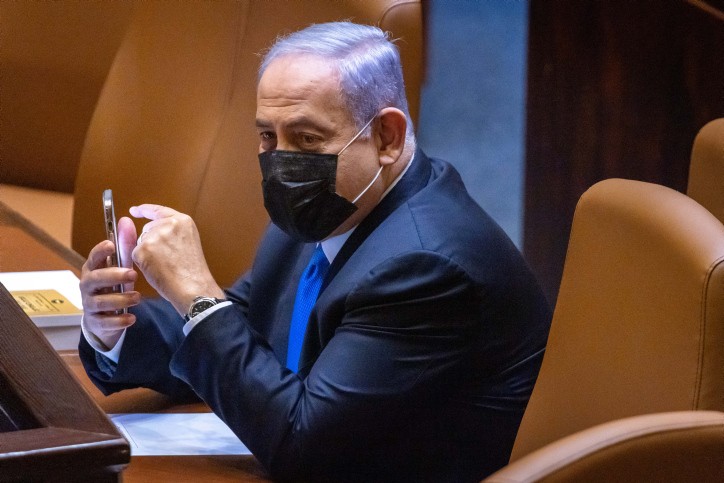 הליכוד צייץ באנגלית: "בנט ולפיד מציעים חוקים של אירן"