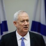 גנץ דחה את נסיעתו להודו והנחה להעלות דריכות בכל הגזרות
