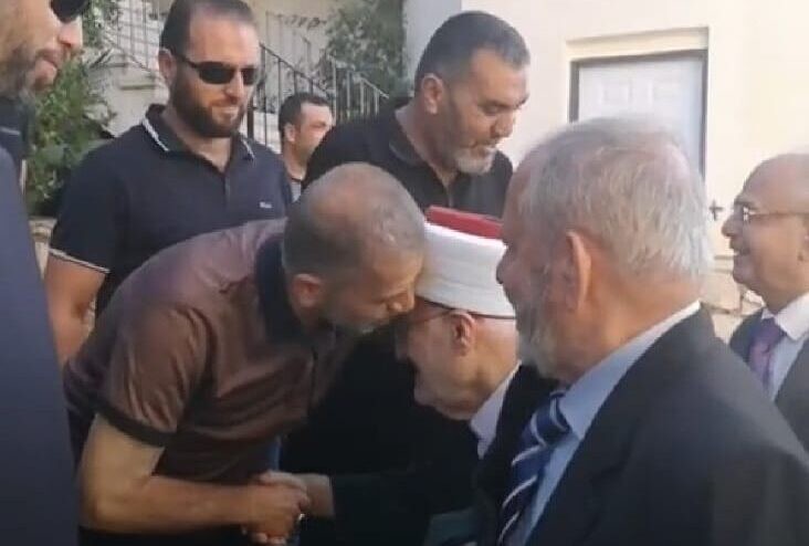 הרשת סוערת: המופתי של ירושלים לשעבר לצד נסראללה והנייה