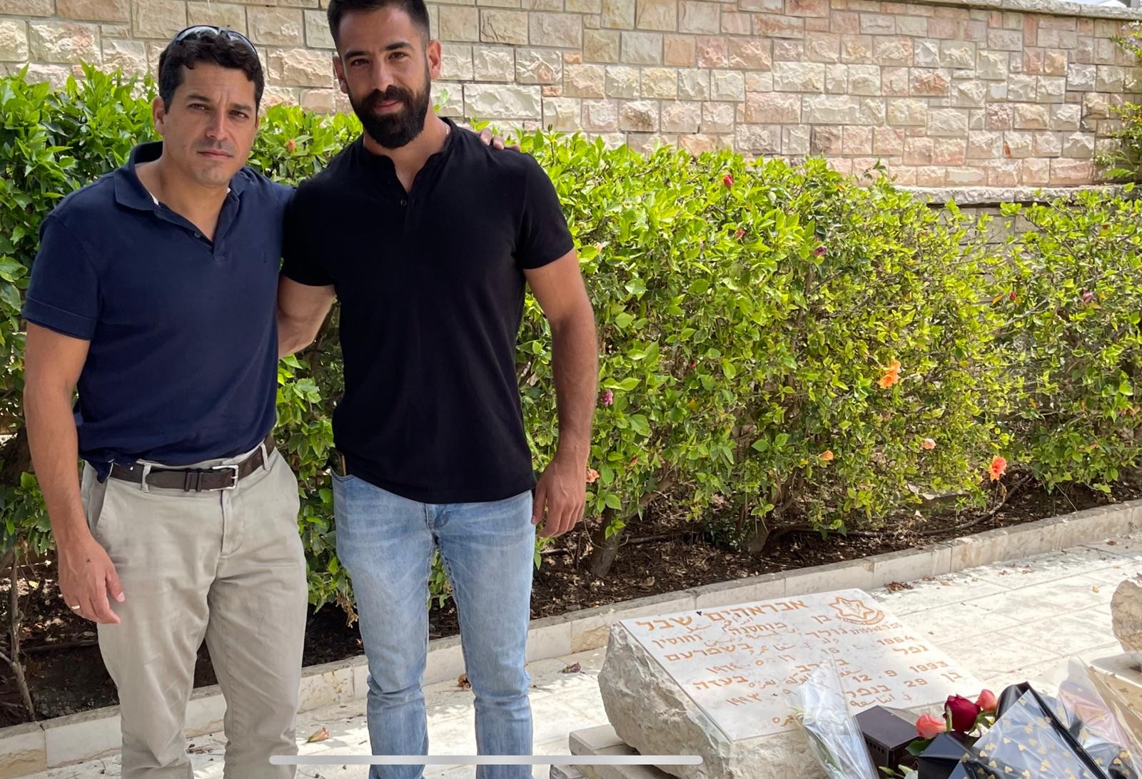 דגלים וזרים הונחו על קברי חללי צה"ל שהושחתו