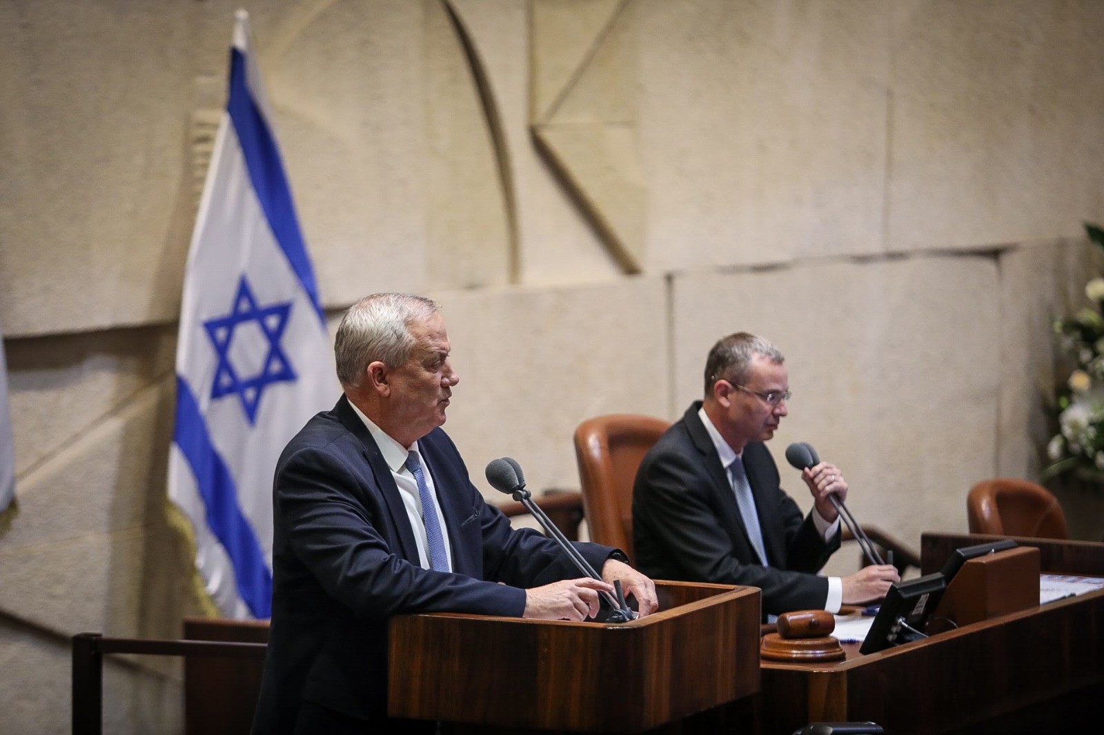 גנץ נגד נתניהו: דבר לא מצדיק את העימות שאתה מייצר מול ארה"ב