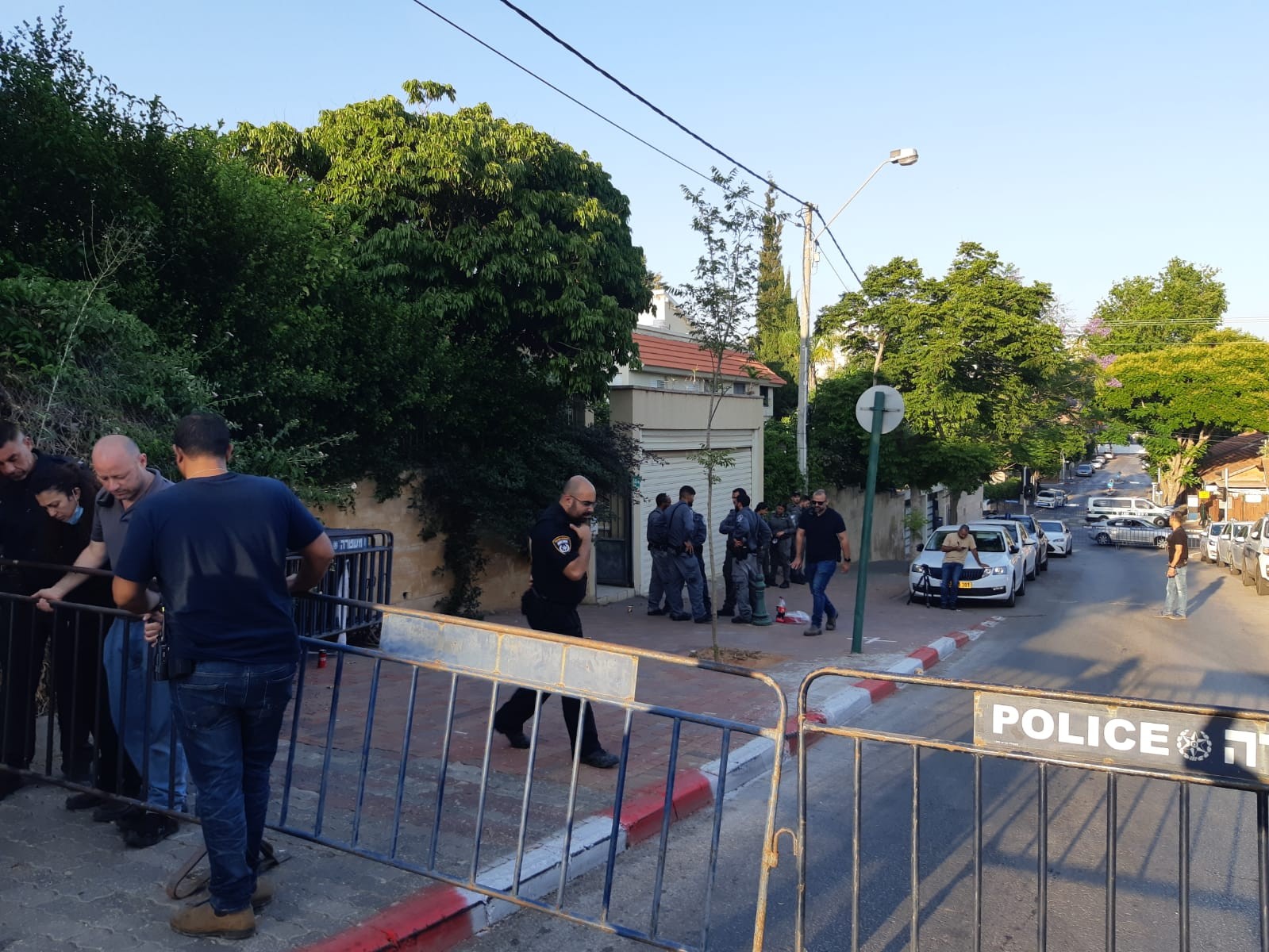 הפגנות מחוץ לביתו של בנט | צפו