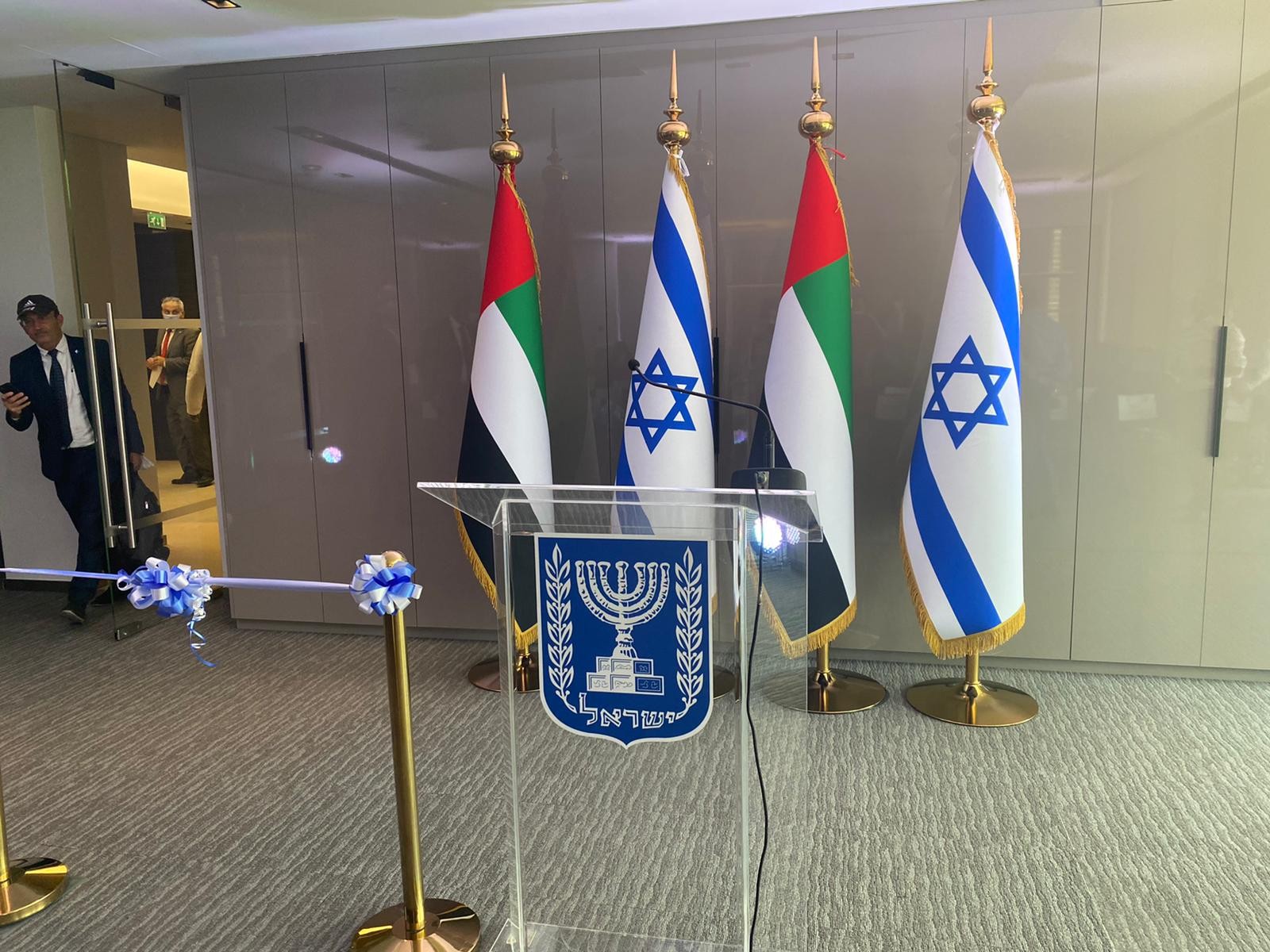 הסרט נגזר, המזוזה נקבעה: צפו בחניכת הקונסוליה בדובאי