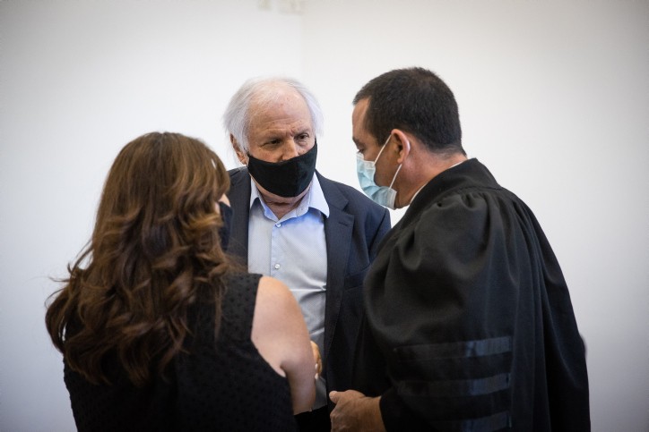אחרי שנים: משפחת אלוביץ' נושמת הערב לרווחה | אברהם בלוך