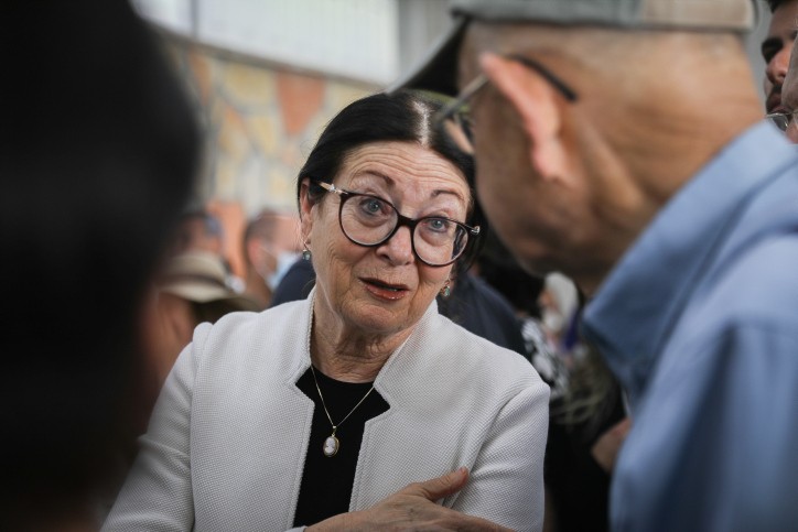 בג''ץ הכריע: להט"בים יוכלו להביא ילד בפונדקאות בארץ