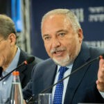 ליברמן תומך בהעלאת שכר המורים – אך מציב תנאי