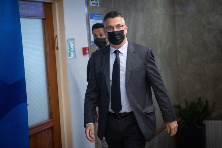 סער מכין הצעת חוק שתאסור על נאשם בפלילים להרכיב ממשלה