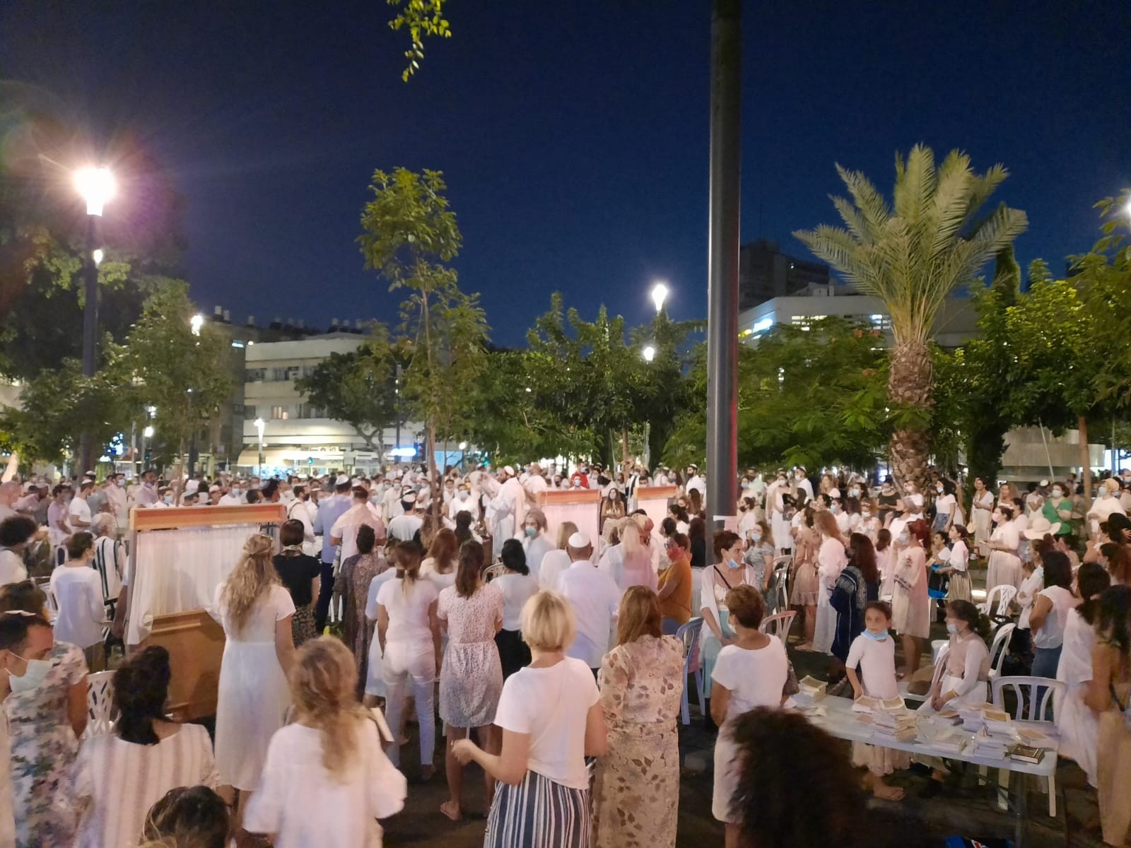 שליחות ללא טיסה: באים להאיר את עיר האורות