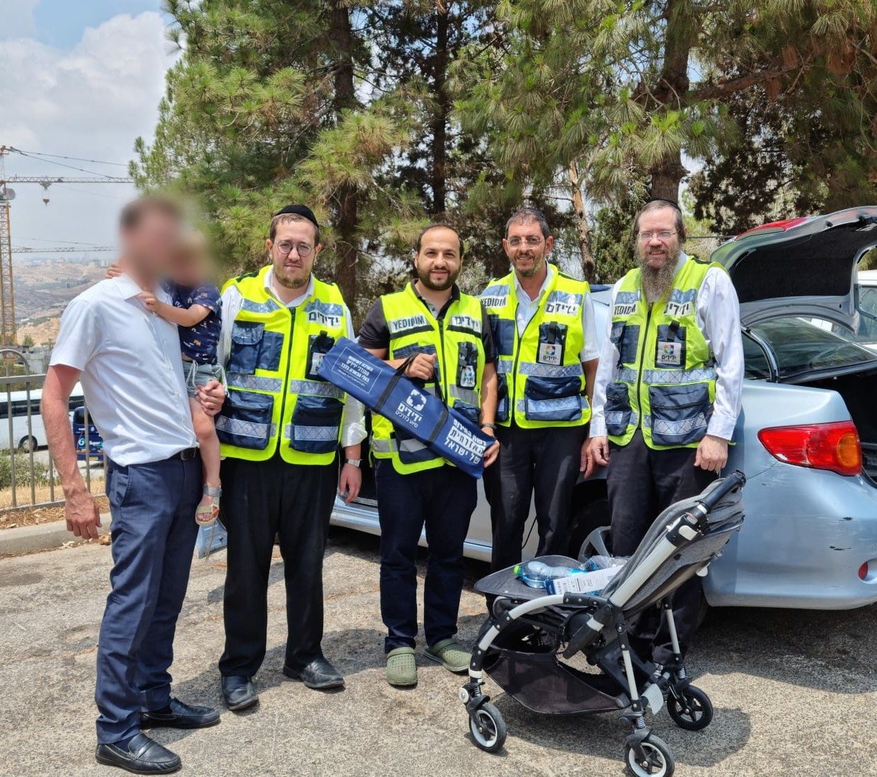 ילד כבן שלוש ננעל ברכב וחולץ בשלום