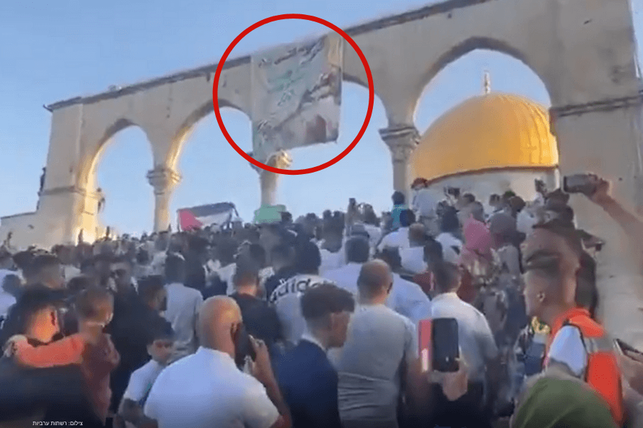 עשרות אלפים בהר הבית: קריאות אלימות ותמיכה בחמאס | תיעוד