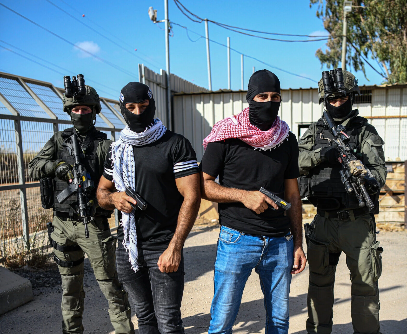 חדרו לביה"ח מחופשים לנשים: כך נעצר המחבל בחלחול